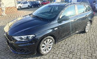 Schadeauto Fiat Tipo Fiat fiat tipo 1,4 navi lichte rijdende schade 2017/11