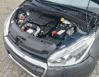 Peugeot 208 Peugeot 208 BlueHDi 100 Style picture 13
