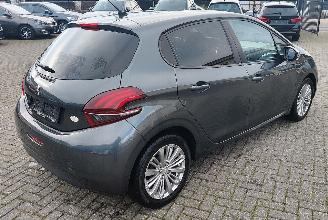 Peugeot 208 Peugeot 208 BlueHDi 100 Style picture 4