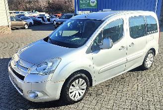 Vaurioauto  passenger cars Citroën Berlingo Citroën Berlingo HDi multispace euro 5 ! 2011/1