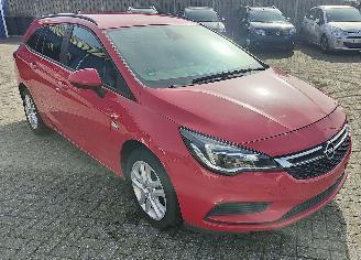 Vaurioauto  passenger cars Opel Astra Opel Astra ST 1.0 ECOTEC Turbo Dynamic 77kW S/S 2018/5