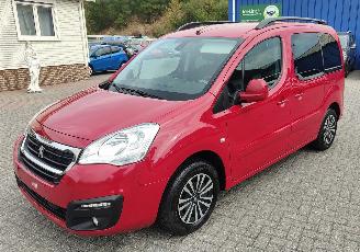 Käytettyjen passenger cars Peugeot Partner Tepee PEUGEOT Partner Tepee allure 2017/10
