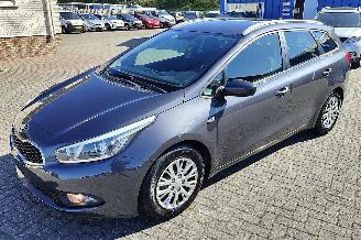 krockskadad bil auto Kia Ceed KIA Ceed Sportswagon 1,4 Dream Team 2015/5