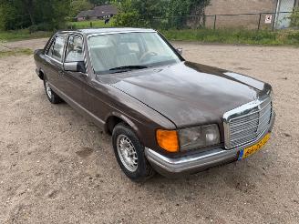 krockskadad bil auto Mercedes S-klasse  1983/10