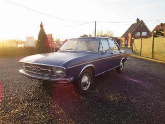 Voiture accidenté Audi 100  1971/6