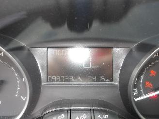 Peugeot 208  picture 21