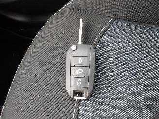 Peugeot 208  picture 23