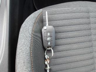 Peugeot 208  picture 22