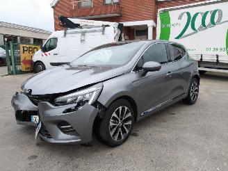 Schadeauto Renault Clio  2023/8