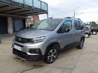 damaged passenger cars Peugeot Rifter GT -LINE 2020/5