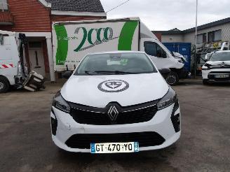 uszkodzony samochody osobowe Renault Clio  2024/2