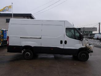 Iveco Daily 35 S16 picture 4