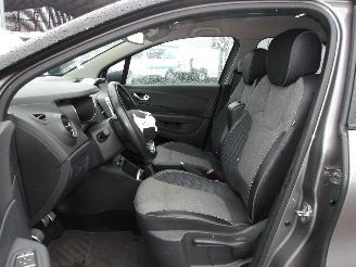 Renault Captur  picture 15