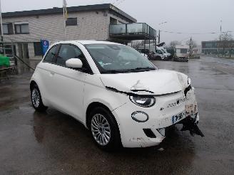 Schadeauto Fiat 500E  2024/3