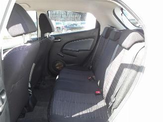Mazda 2  picture 14