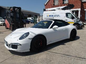 Damaged car Porsche 911 GTS 2016/1
