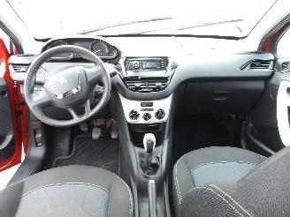 Peugeot 208  picture 18