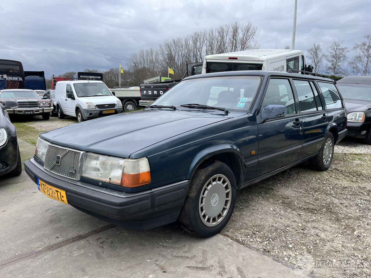 Volvo 940 Estate GL 2.3i