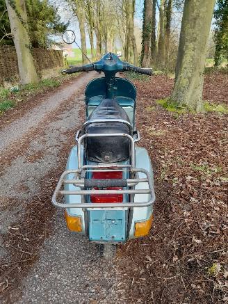 Vespa  125 cc klassieke motorfiets voor restauratie picture 5