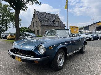 krockskadad bil auto Fiat 124 1800 Sport Spider 1976/2