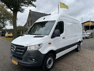 damaged commercial vehicles Mercedes Sprinter 317 CDI L2/H2 AIRCO, PDC, CAMERA ENZ 2022/1