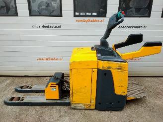 damaged machines Jungheinrich  ERE 225 Elektrische palletwagen met lader 2017/1