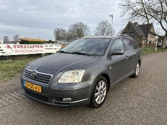 Damaged car Toyota Avensis 2.2 D-4D D-CAT WAGON LINEA LUNA  PRIJS IS INCL. BTW !!!! 2006/1