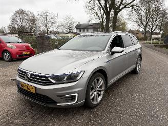Coche accidentado Volkswagen Passat Variant 1.4 TSI GTE Highline LEES TEKST !! MEGATRONIC DEFECT ! 2015/11