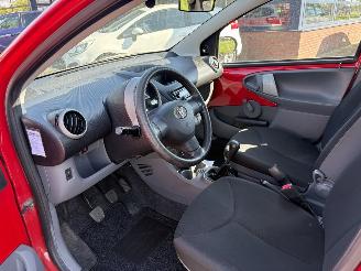 Toyota Aygo 5 deurs met airco picture 9