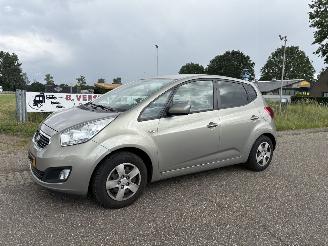 Kia Venga 1.4 CVVT Plus Pack NAVIGATIE, AIRCO, CAMERA ENZ picture 2