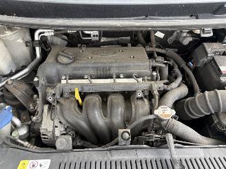 Kia Venga 1.4 CVVT Plus Pack NAVIGATIE, AIRCO, CAMERA ENZ picture 32