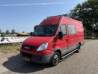 uszkodzony samochody ciężarowe Iveco Daily 3.0 HPI 35C15V DUBBELE CABINE, LANG + HOOG 2008/4