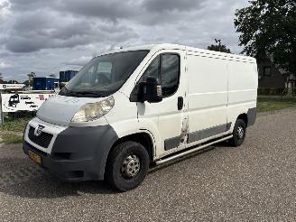 Peugeot Boxer 2.2 HDI L2/H1 AIRCO picture 2