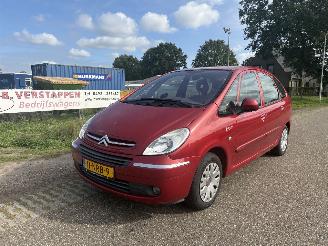 Vaurioauto  passenger cars Citroën Xsara PICASSO 1.6I-16V IMAGE 2010/10