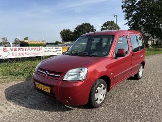 skadebil auto Citroën Berlingo combi 1.4i Multispace Caractère BENZINE ! AIRCO 2006/6