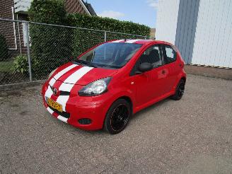 uszkodzony samochody osobowe Toyota Aygo Airco Radio/CD 5-Deurs 2010/11