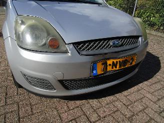 Ford Fiesta 1.4 16V Airco Radio/CD picture 6