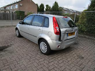 Ford Fiesta 1.4 16V Airco Radio/CD picture 2