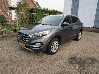 Voiture accidenté Hyundai Tucson 1.6 Navi Clima 6-Bak 2017/2
