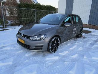 damaged passenger cars Volkswagen Golf 1.2 TSI Navi Clima 6-Bak 5-Drs 2013/6