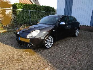 Unfallwagen Alfa Romeo Giulietta 1.6 JTD M Clima Radio/CD 6-Bak 2010/6