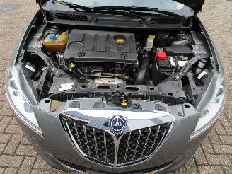 Lancia Delta 1.8-16V Automaat 200 PK picture 8