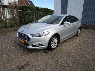 damaged passenger cars Ford Mondeo 1.5 Automaat Navi Camera Clima 2018/3