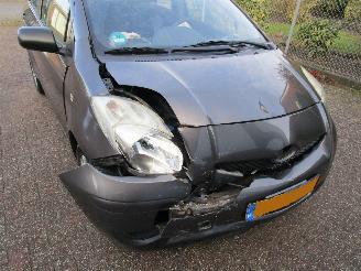 Toyota Yaris 1.3 VVT-I Airco Radio/CD 6-Bak picture 6