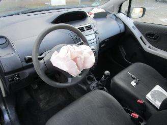 Toyota Yaris 1.3 VVT-I Airco Radio/CD 6-Bak picture 14