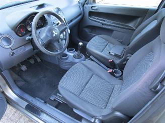 Mitsubishi Colt Navi Airco picture 15
