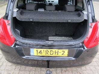 Suzuki Swift 1.2 Clima Radio/CD Keyless 5-Drs picture 15