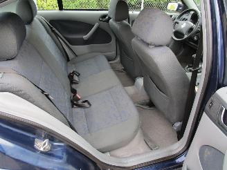 Skoda Octavia 1.6 Airco Radio/CD picture 8