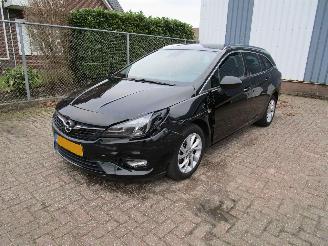 krockskadad bil auto Opel Astra 1.2 Nieuwe Motor Camera Navi 6-Bak 2021/11