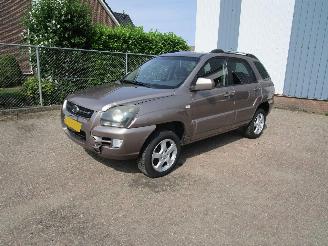 Vaurioauto  passenger cars Kia Sportage 2.0 G3 Navi Clima 2008/3